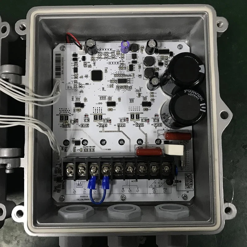 Pompe submersible solaire pour forage DC, 4 pouces, sortie 1,25 pouce, avec turbine (hélice) en acier inoxydable