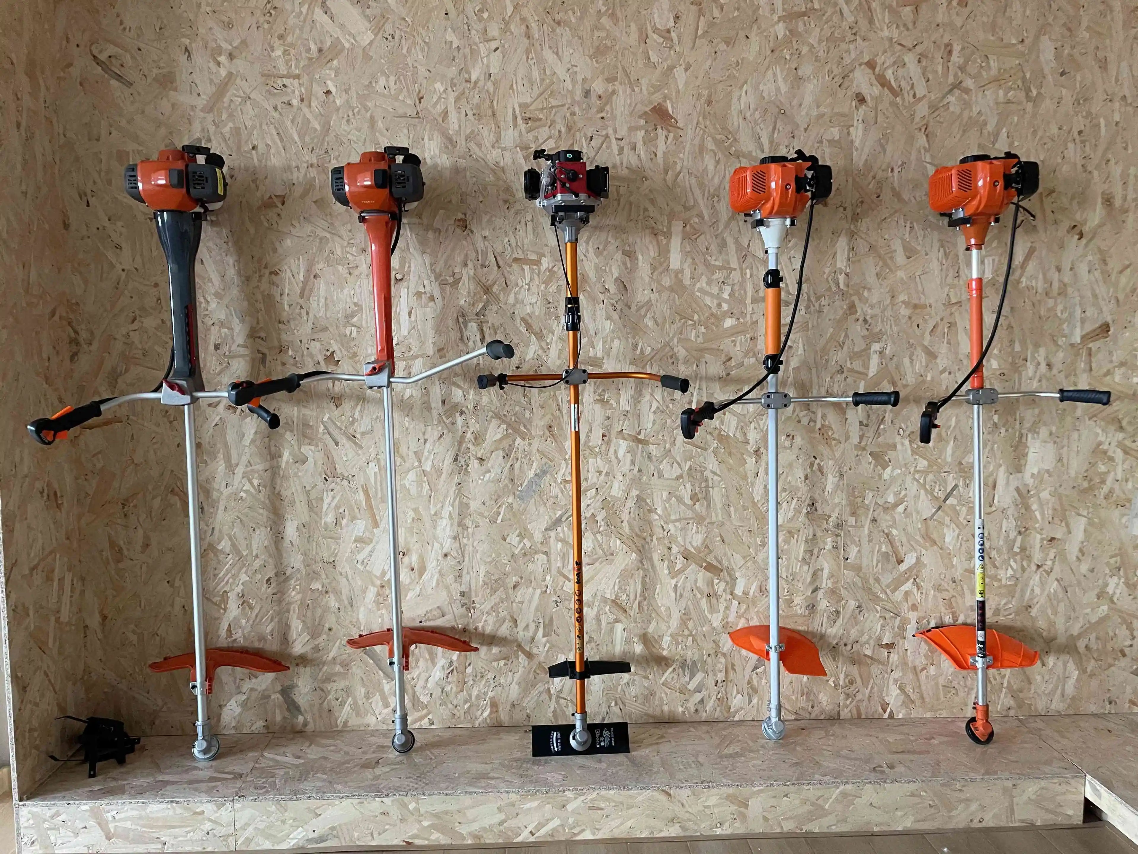 Tondeuse / débroussailleuse (brush cutter)